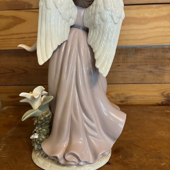 Porcelain Angel - Picture 4 of 7